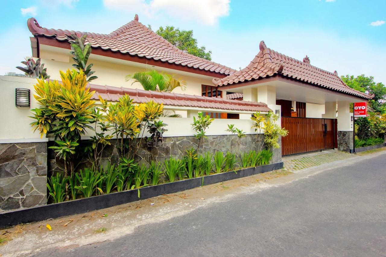 Oyo 1473 Omah Tentrem Syariah Melati Exterior photo